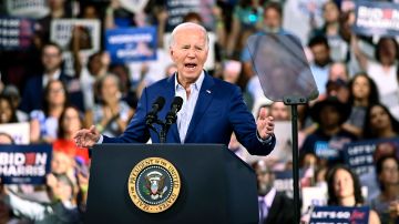 El presidente Joe Biden habla durante un mitin de campaña en Raleigh, Carolina del Norte.