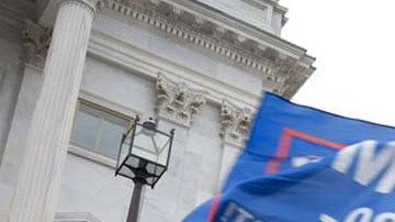 Los alborotadores que trataban de impedir el avanza de la democracia