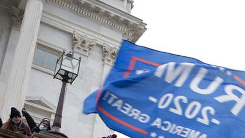 Los alborotadores que trataban de impedir el avanza de la democracia