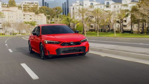 El Honda Civic 2025 llega con un innovador modelo híbrido