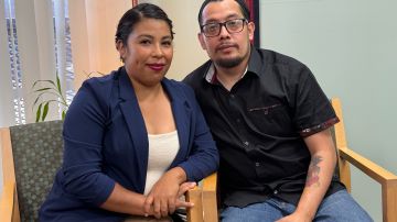 Brenda y Antonio Valle felices con el anuncio de la ampliación de la libertad condicional para ciertos inmigrantes en EE UU. (Fotos Chirla)
