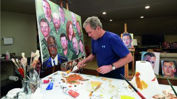 La exposición Retratos de coraje del Instituto George W. Bush se exhibe en EPCOT, en Walt Disney World Resort.