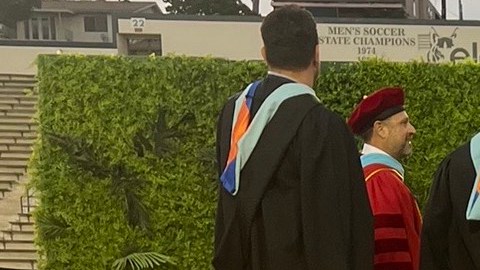 Destiny Rivera se gradúa de la Secundaria Garfield en Los Ángeles. (Fotos Susana Carrillo)