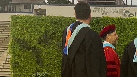 Destiny Rivera se gradúa de la Secundaria Garfield en Los Ángeles. (Fotos Susana Carrillo)