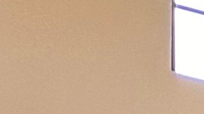 La doctora Mónica Lomelí de la Comisión de Relaciones Humanas del condado de Los Ángeles participa en un foro sobre el odio en San Fernando.