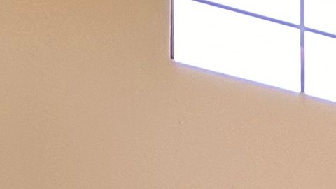La doctora Mónica Lomelí de la Comisión de Relaciones Humanas del condado de Los Ángeles participa en un foro sobre el odio en San Fernando.