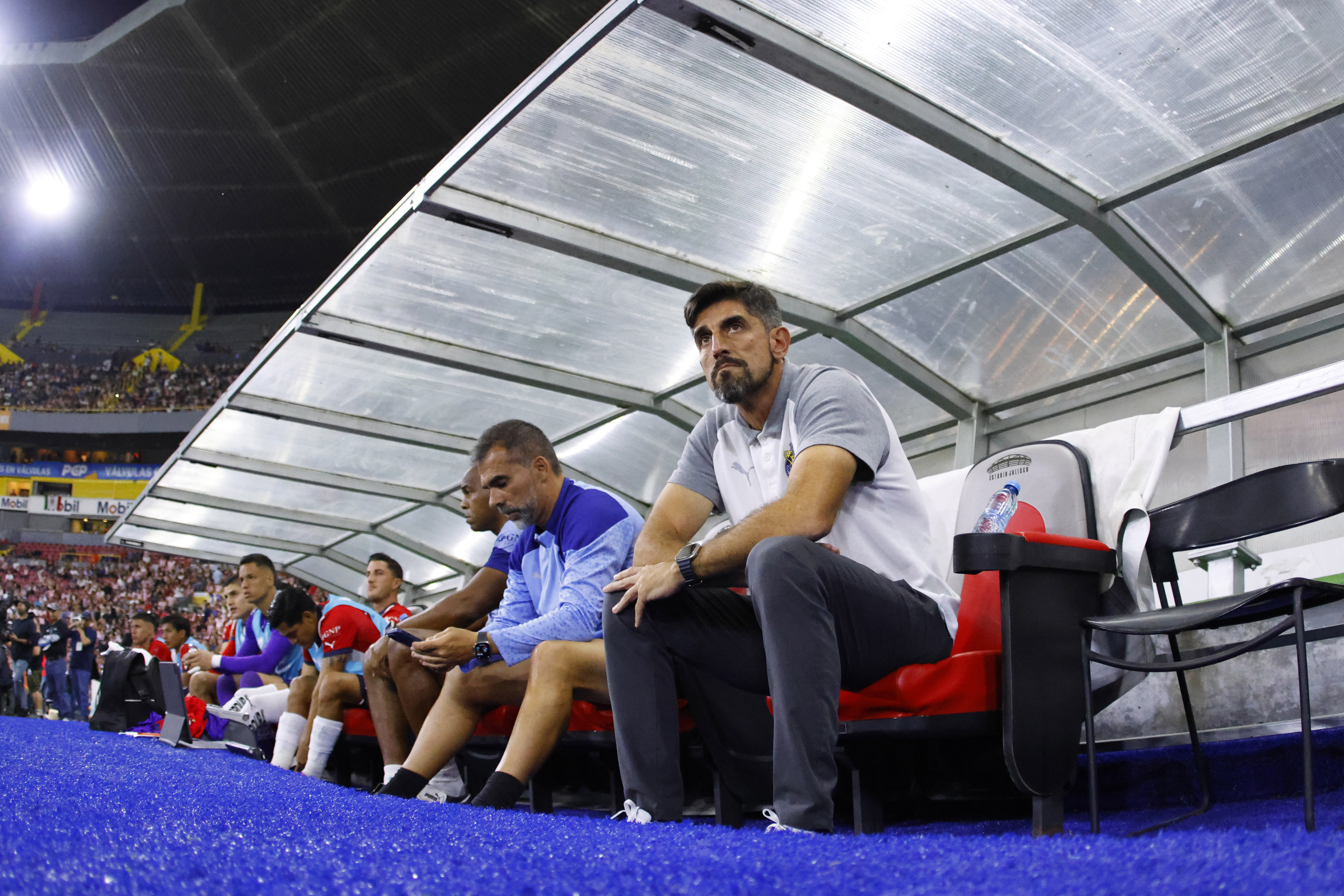 Veljko Paunovic, cuando todavía era técnico de las Chivas del Guadalajara, durante el partido de la jornada 14 del torneo Apertura 2023 de la Liga MX, ante los Tigres de la UANL, celebrado en el estadio Jalisco.