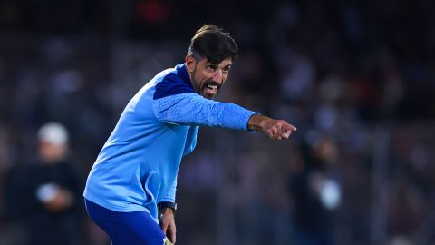 Veljko Paunovic, director técnico, durante el partido de la jornada 17 del torneo Apertura 2023 de la Liga MX entre los Pumas de la UNAM y las Chivas del Guadalajara, celebrado en el Estadio Olímpico Universitario.