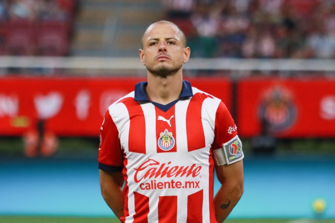 Guadalajara, Jalisco a 6 de Abril del 2024. Javier Hernandez "Chicharito", durante el partido correspondiente a la jornada 14 del torneo Clausura 2024 de la Liga BBVA MX, entre las Chivas rayadas de Guadalajara y los camoteros del Puebla F.C, celebrado en el estadio Akron. Foto: Imago7/