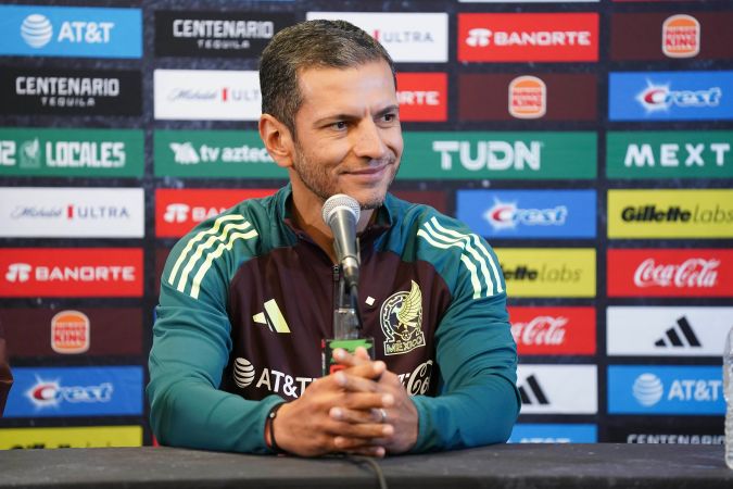 Jaime Lozano, director técnico de la Selección de México, durante una rueda de prensa realizada en Chicago antes del encuentro amistoso contra Bolivia.