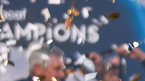 Pachuca, Hidalgo, 1 de junio de 2024. Erick Sánchez con Trofeo de campeones, durante la final de la Champions Cup de la CONCACAF 2024, entre los Tuzos del Pachuca y el Columbus Crew, celebrado en el estadio Hidalgo. Foto: Imago7/ Eloisa Sánchez
