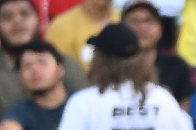 Andreas Pereira recorta a Edson Álvarez antes de anotar de derecha el 1-0 de Brasil contra México en el principio del partido amistoso.