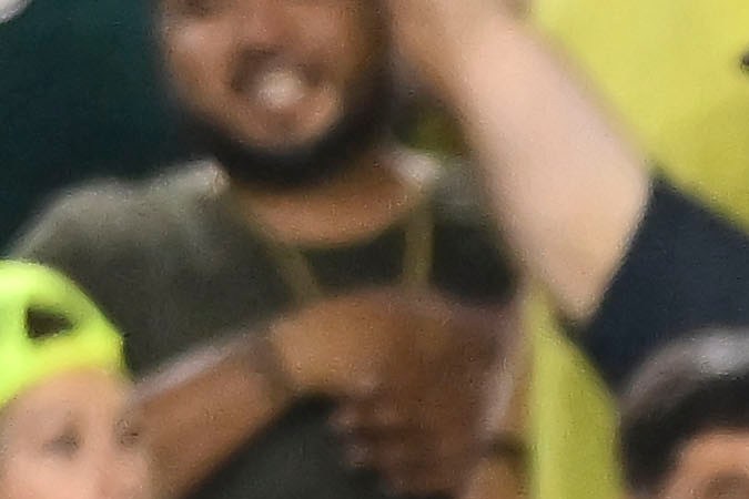 Guillermo Martínez celebra su primer gol como seleccionado nacional de México. Lo hizo apenas tras ingresar de cambio y darle el empate momentáneo al Tri. Foto: Imago7/  Etzel Espinosa