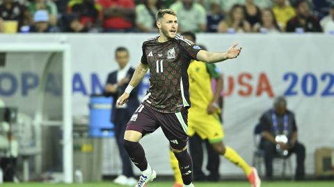 Houston, Texas, Estados Unidos, 22 de junio de 2024. Santiago Giménez durante el partido de fase de grupos del Grupo B de la Copa América 2024, entre la Selección Nacional de México y la Selección de Jamaica, celebrado en el NRG Stadium. Foto: Imago7/ Etzel Espinosa