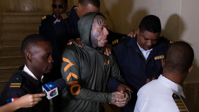 El rapero está siendo investigado en República Dominicana por presunta violencia doméstica contra Yailin La Más Viral y su madre