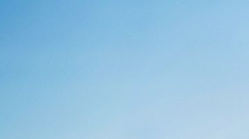 Mercedes-AMG SL 2025 por detrás