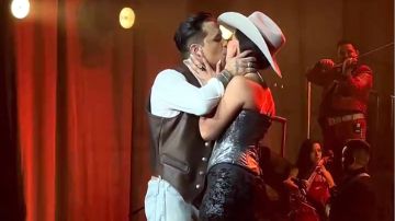 Christian Nodal y Ángela Aguilar