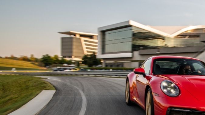 Porsche dona casi un millón de euros tras las 24 Horas de Le Mans