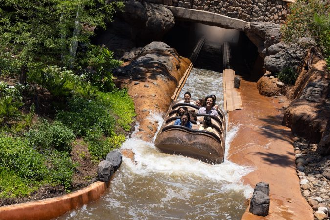 La nueva atracción Tiana’s Bayou Adventure abre el 28 de junio en Walt Disney World Resort en Florida.