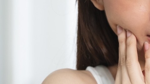 Expertos dentales revelan cuáles son los peores alimentos para tus dientes