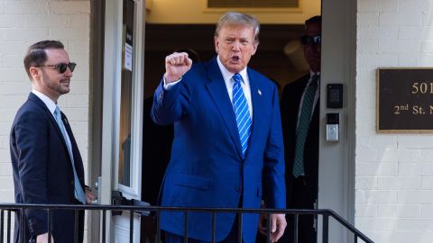 El expresidente Trump se reunió con congresistas republicanos en el Capitolio.