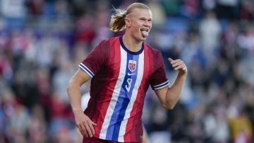 Oslo (Norway), 05/06/2024.- Norway's Erling Haaland celebrates scoring a goal during the international friendly soccer match between Norway and Kosovo, in Oslo, Norway, 05 June 2024. (Futbol, Amistoso, Noruega) EFE/EPA/Fredrik Varfjell NORWAY OUT