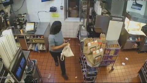 VIDEO: Empleada de un McDonald's en Florida disparó a clientes durante pelea por la orden