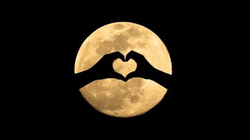 La luna llena es ideal para practicar rituales de amor.