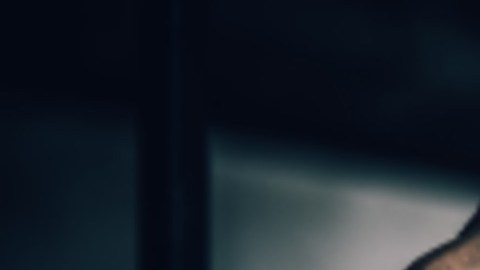 El acusado está bajo arresto sin derecho a fianza.