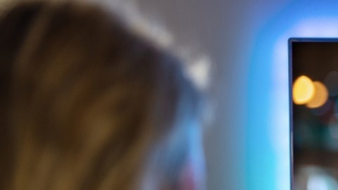 Ver TV afecta la forma en la que envejecemos: por qué