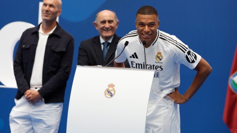 El francés Kylian Mbappé sorprendió a más de uno al hablar en perfecto castellano durante su presentación en el Santiago Bernabéu.