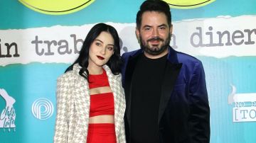 José Eduardo Derbez y Paola Dalay se convirtieron en papás y así presentaron a su hija Tessa
