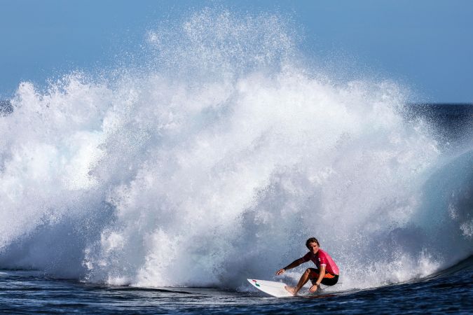 El surf es la única competencia de los Juegos Olímpicos París 2024 que se está desarrollando fuera de Francia y a más de 15,000 kilómetros en la colonia francesa de Tahití.