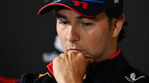 Towcester (United Kingdom), 04/07/2024.- Red Bull Racing driver with Sergio Perez of Mexico attends a press conference at the Silverstone race track, in Towcester, Britain, 04 July 2024. The 2024 Formula 1 British Grand Prix is held on the Silverstone Circuit race track on 07 July. (Fórmula Uno, Reino Unido) EFE/EPA/PETER POWELL .