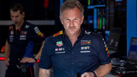El director de la escudería Red Bull, Christian Horner, no quedó satisfecho con la actuación de Sergio "Checo" Pérez este sábado.