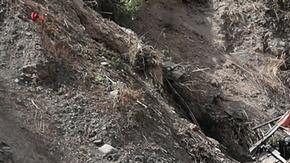 Al menos 26 muertos por caída de autobús a un abismo en Perú