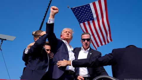 Foto de Trump ensangrentado adquiere significado patriótico