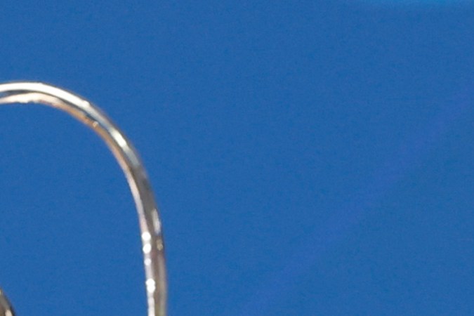 El francés Kylian Mbappé posando delante de los trofeos ganados por el Real Madrid en la Champions League, competición que domina históricamente el cuadro merengue.