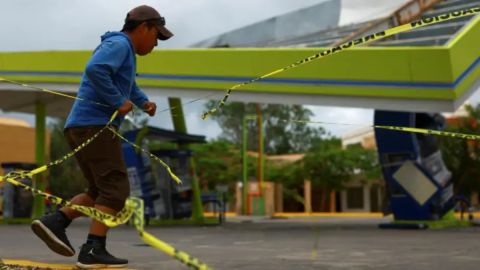 Beryl dejó una estela de destrozos por la península de Yucatán, pero no víctimas ni heridos, según las autoridades.