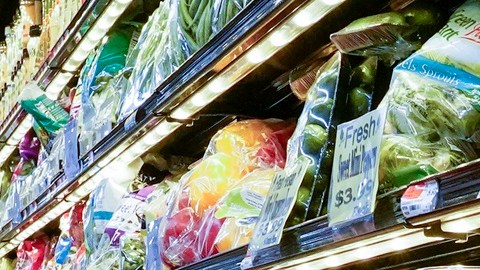Aunque la inflación baja, los precios de algunos productos siguen altos.