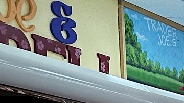 Los precios en supermercados siguen siendo un reto para la Administración Biden.