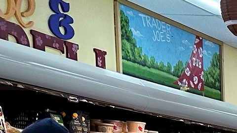Los precios en supermercados siguen siendo un reto para la Administración Biden.