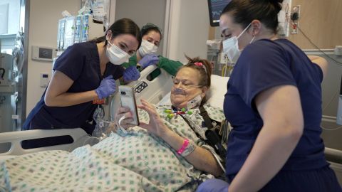 Mujer de Nueva Jersey muere a meses de recibir un trasplante de riñón de cerdo