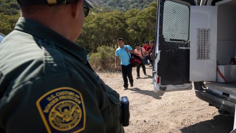 Las peticiones de asilo en la frontera están restringidas.