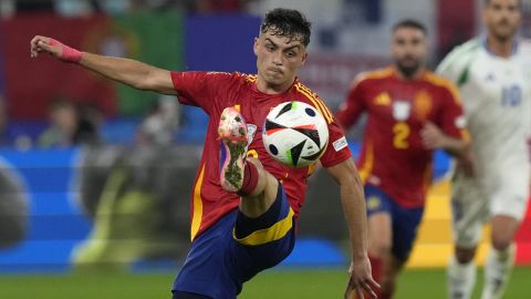 Spain's Pedri controls the ball during a Group B match between Spain and Italy at the Euro 2024 soccer tournament in Gelsenkirchen, Germany, Thursday, June 20, 2024. (AP Photo/Frank Augstein)