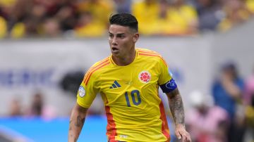 Colombia's James Rodriguez during a Copa America Group D soccer match against Paraguay in Houston, Texas, Monday, June 24, 2024. (AP Photo/Kevin M. Cox)