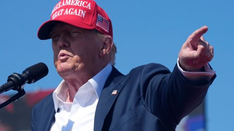 El Partido Republicano avaló resoluciones de inmigración, incluidas deportaciones masivas propuestas por Trump.