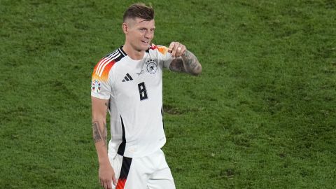 Germany's Toni Kroos applauds fans at the end of the round of sixteen match between Germany and Denmark at the Euro 2024 soccer tournament in Dortmund, Germany, Saturday, June 29, 2024. (AP Photo/Hassan Ammar)