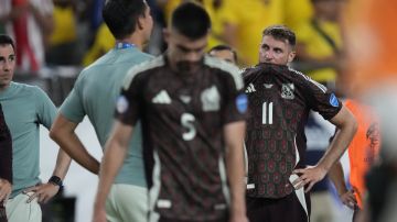 Mexico's Santiago Gimenez reacts at the end of a Copa America Group B soccer match against Ecuador in Glendale, Ariz., Sunday, June 30, 2024. The match ended in a 0-0 draw. (AP Photo/Matt York)