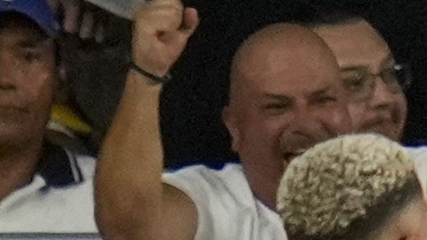 Panama's Eduardo Guerrero, second from right, is congratulated after scoring his side's 2nd goal against Bolivia during a Copa America Group C soccer match in Orlando, Fla., Monday, July 1, 2024. (AP Photo/John Raoux)